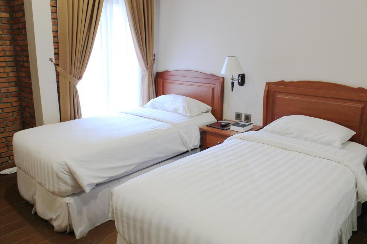 Thong'S Inn Hotel Kualanamu Medan Exterior foto