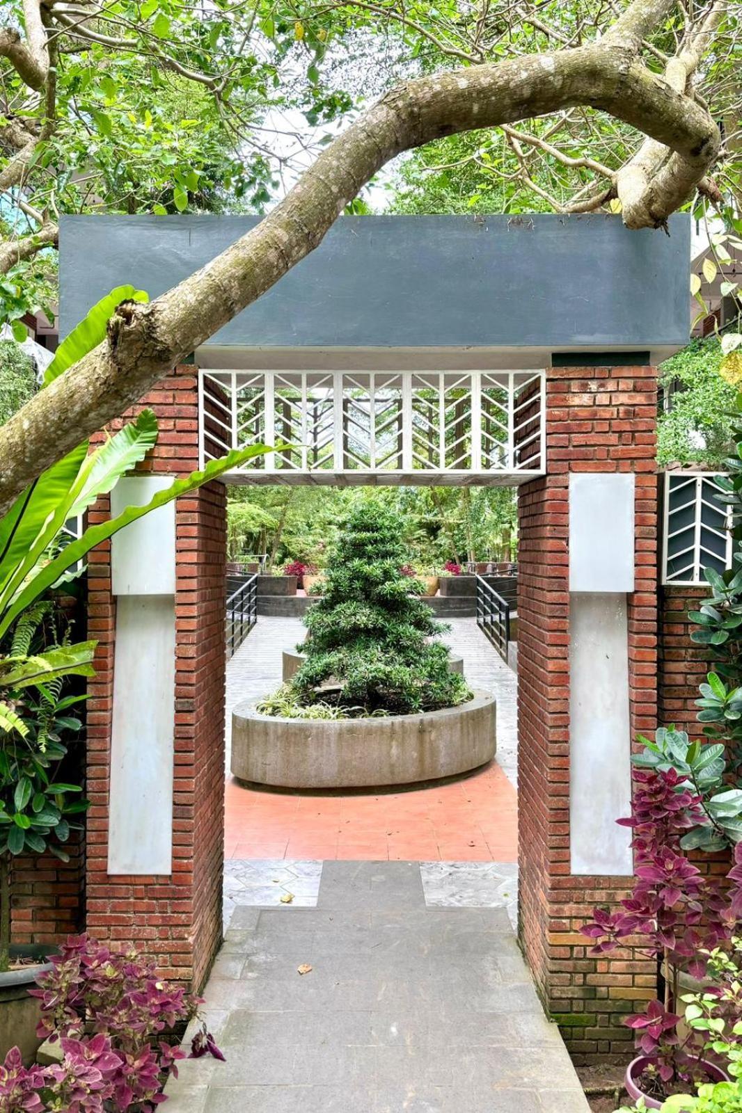 Thong'S Inn Hotel Kualanamu Medan Exterior foto