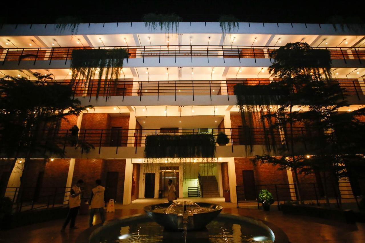 Thong'S Inn Hotel Kualanamu Medan Exterior foto